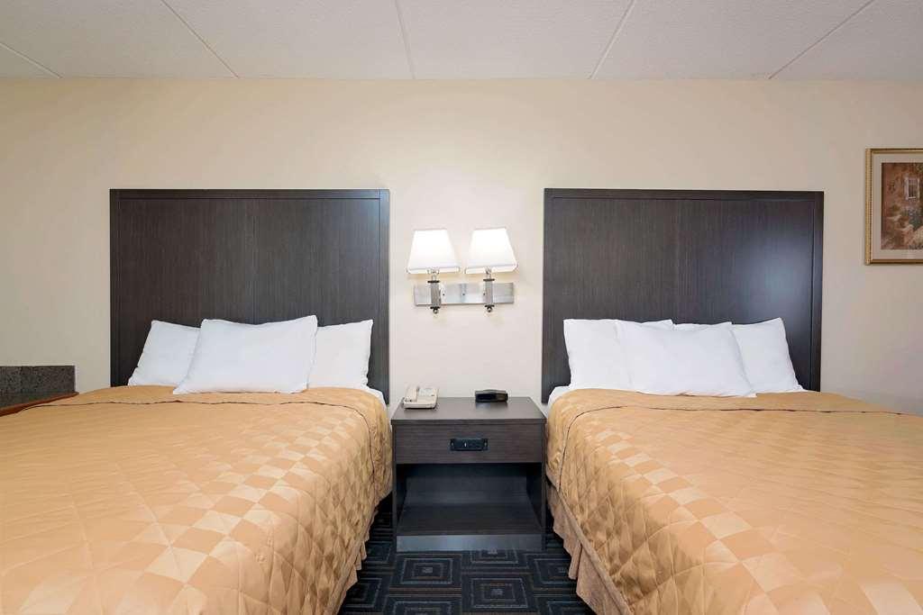Twin Cities Inn, Mounds View Room photo