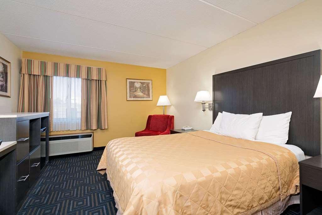 Twin Cities Inn, Mounds View Room photo