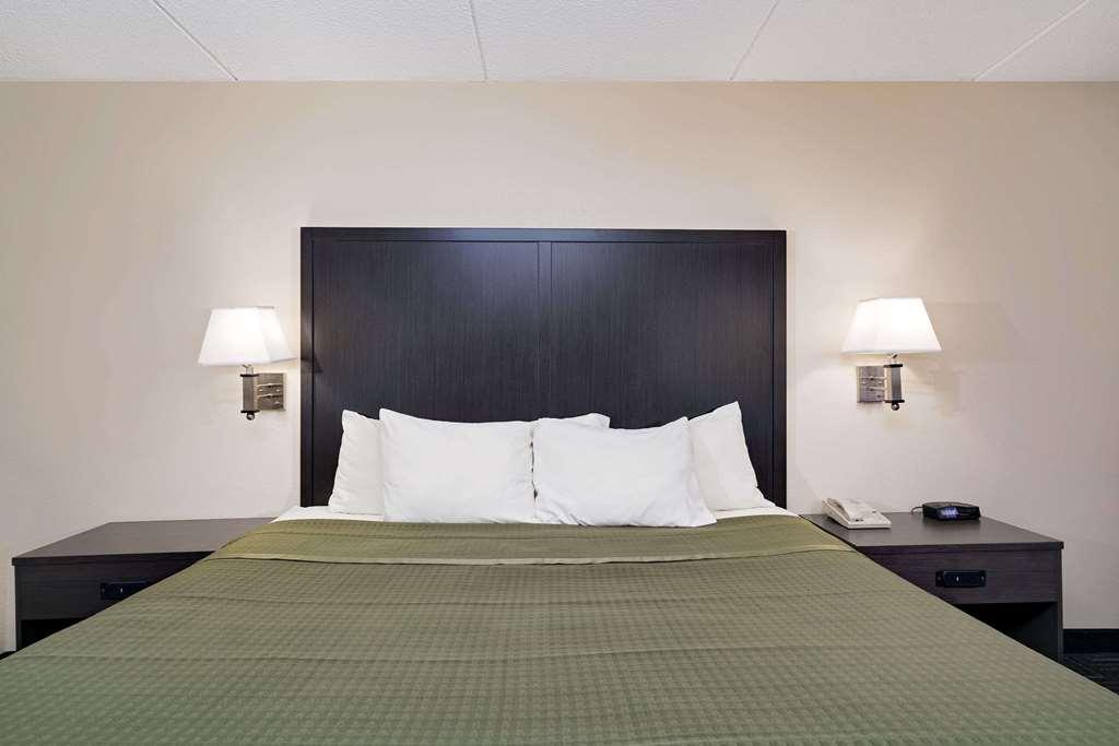 Twin Cities Inn, Mounds View Room photo