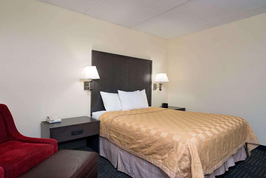 Twin Cities Inn, Mounds View Room photo